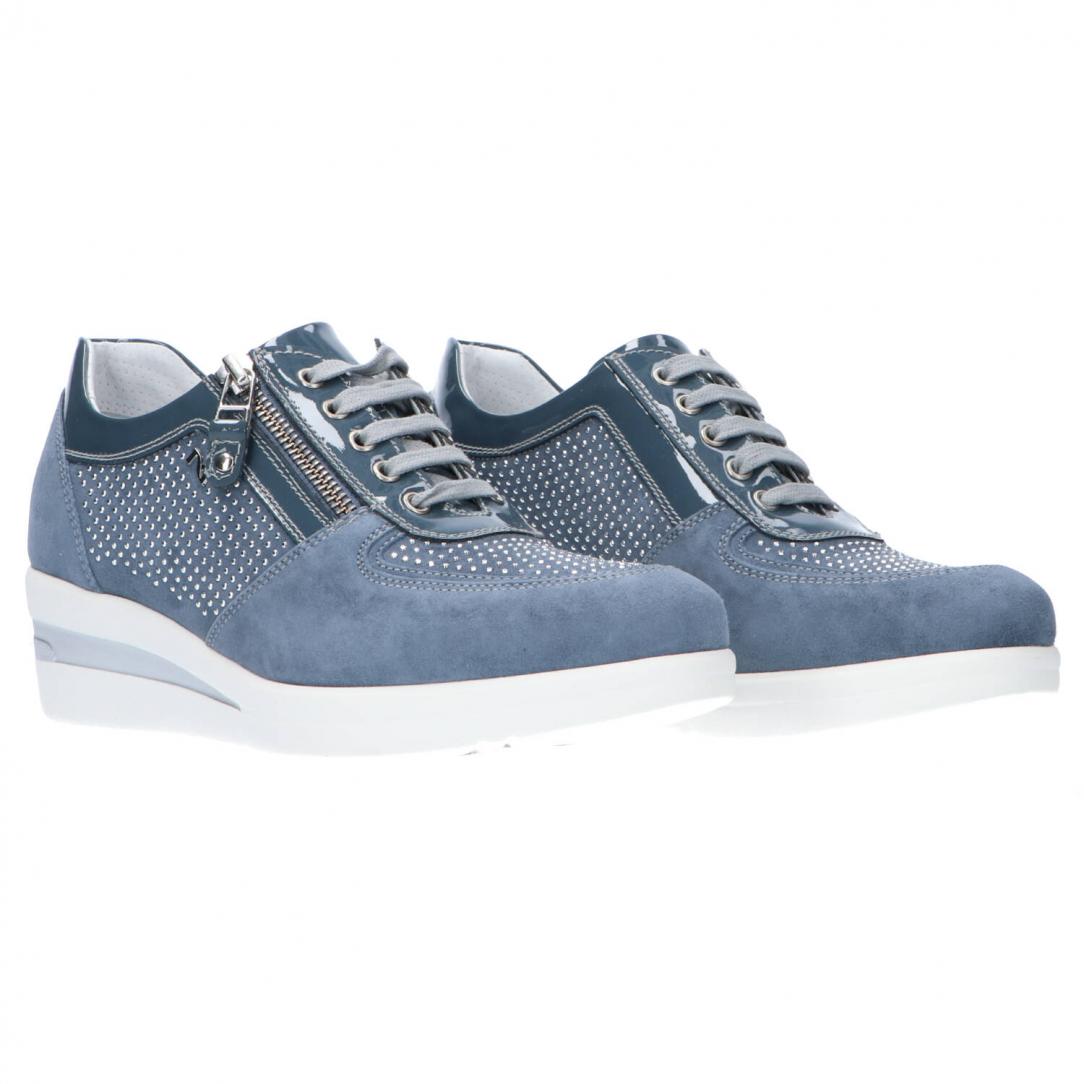 Capra scam. vernice Blu Capra scam. vernice Blu 2