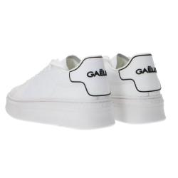 Sneakers Addict in action leather Bianco nero monogram