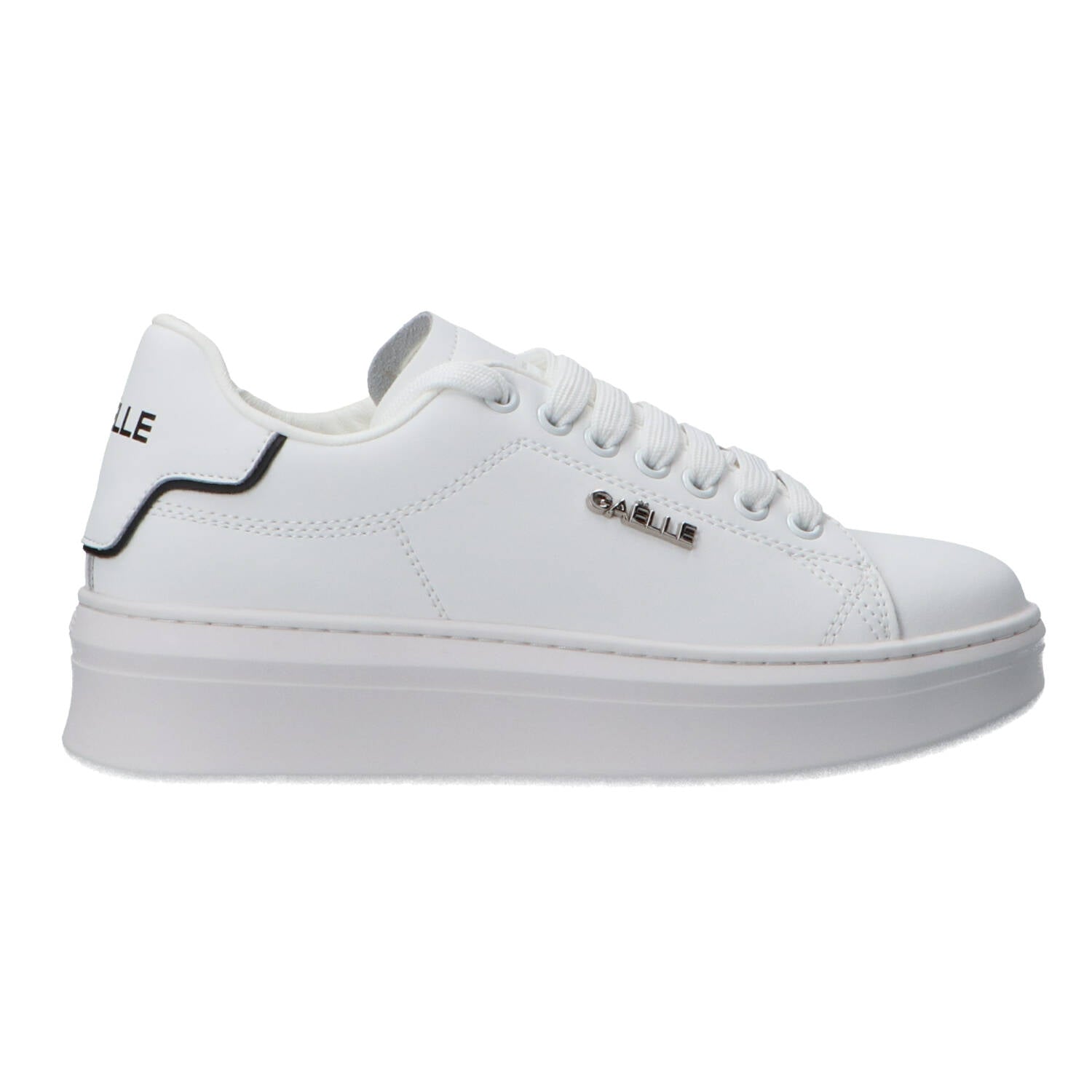 Sneakers Addict in action leather