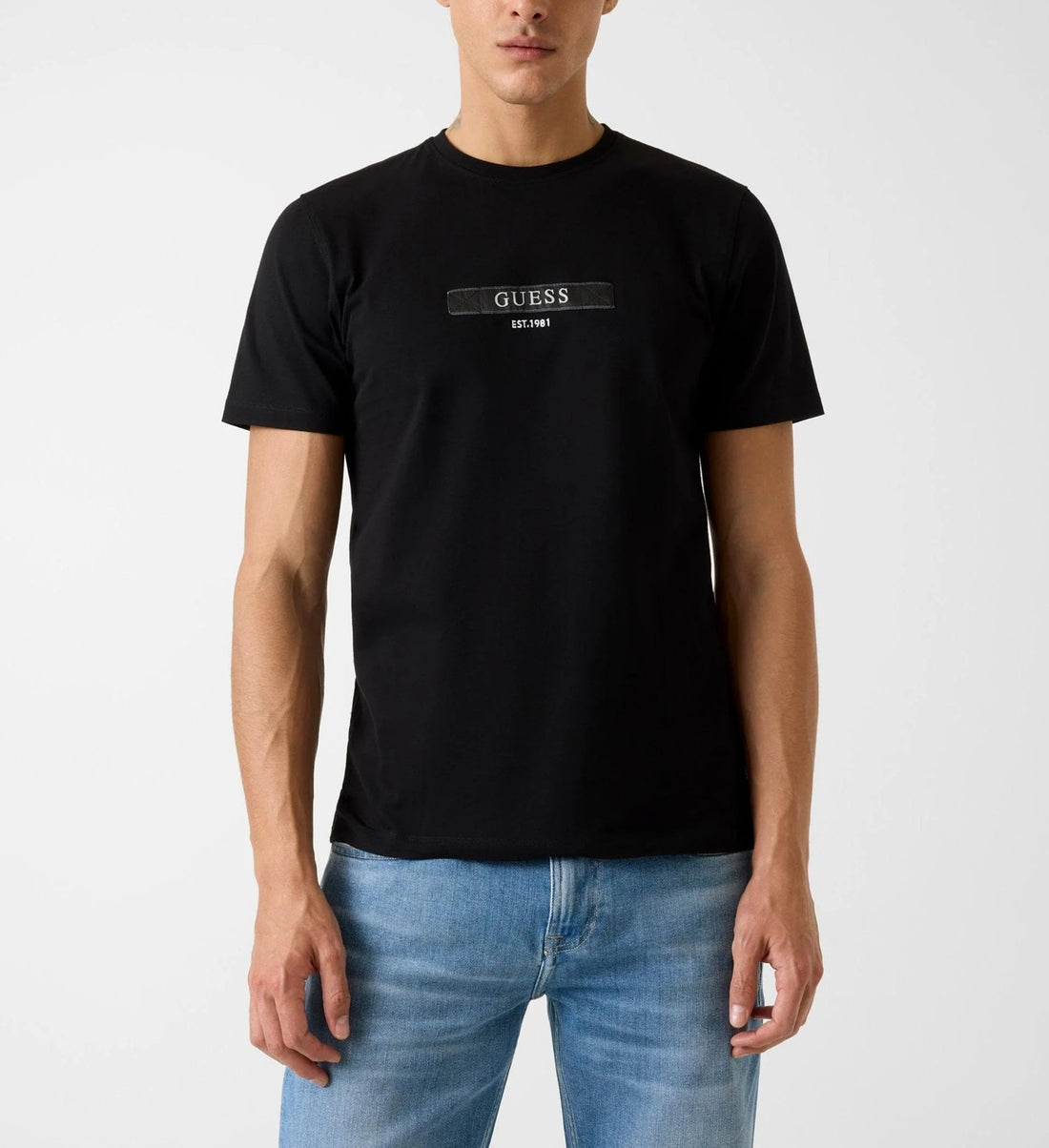 T-shirt Guess M6RI17J1314 SS CN LOGO BOX TEE - foto indossata