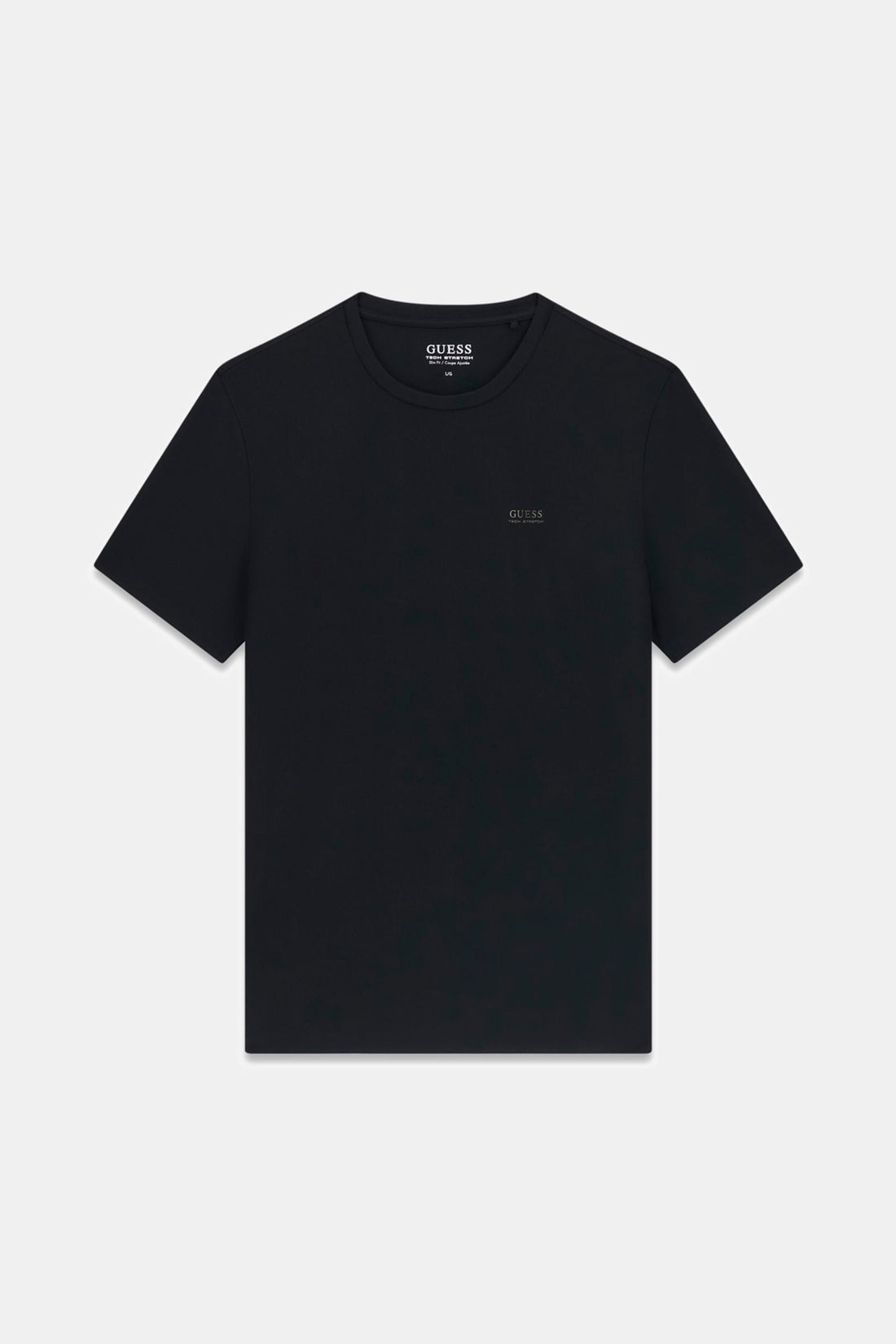 T-shirt Guess M6RI19KD202 SS CN NEW TECH STRETCH TEE - foto indossata