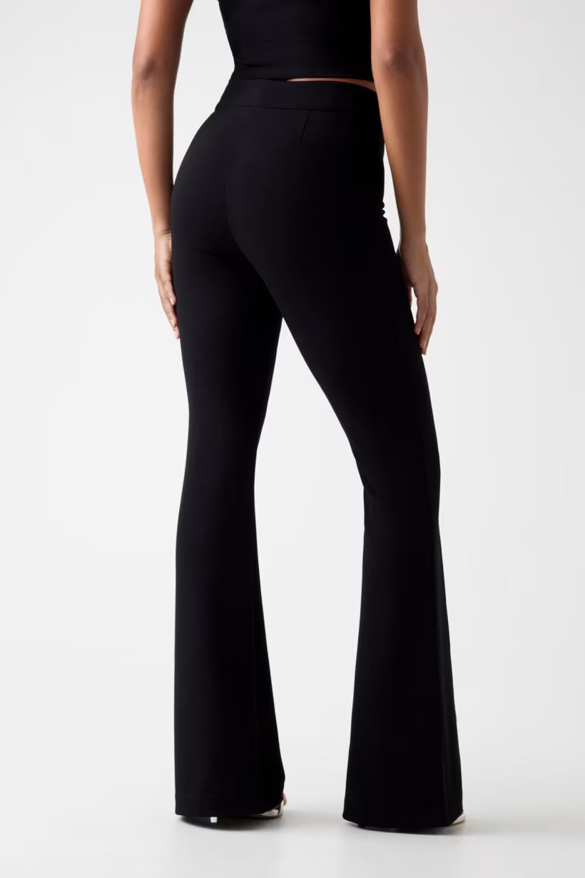 Pantaloni Guess W4YB01KCBO2 NEW FLARED EVELINA PANT