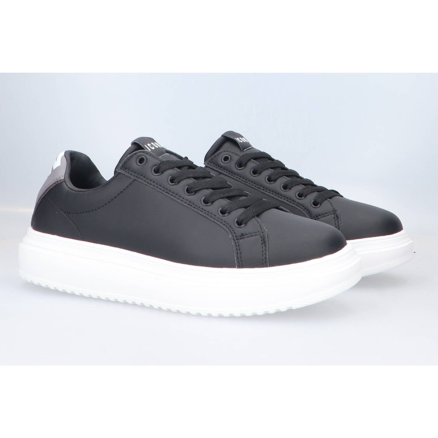 Sneakers Icon IC06212SU