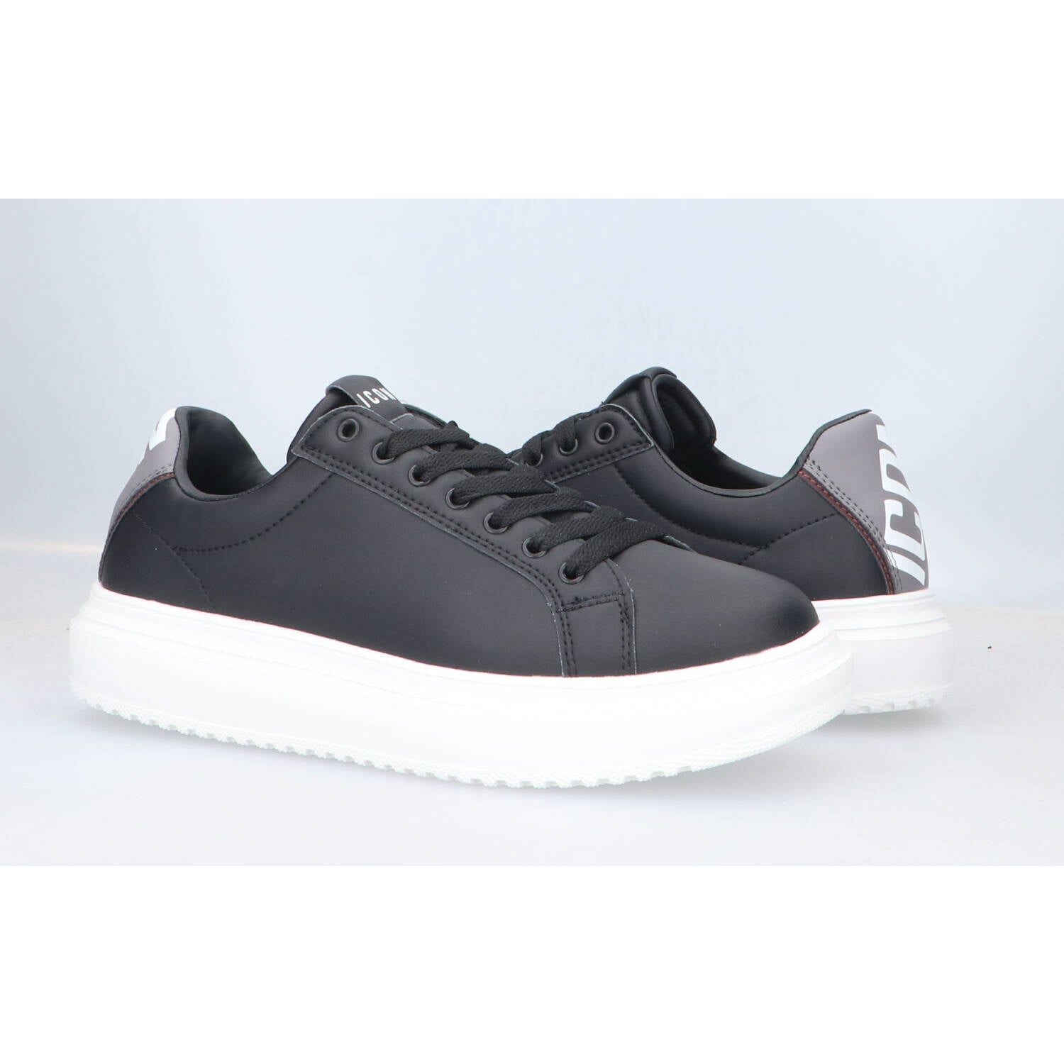 Sneakers Icon IC06212SU