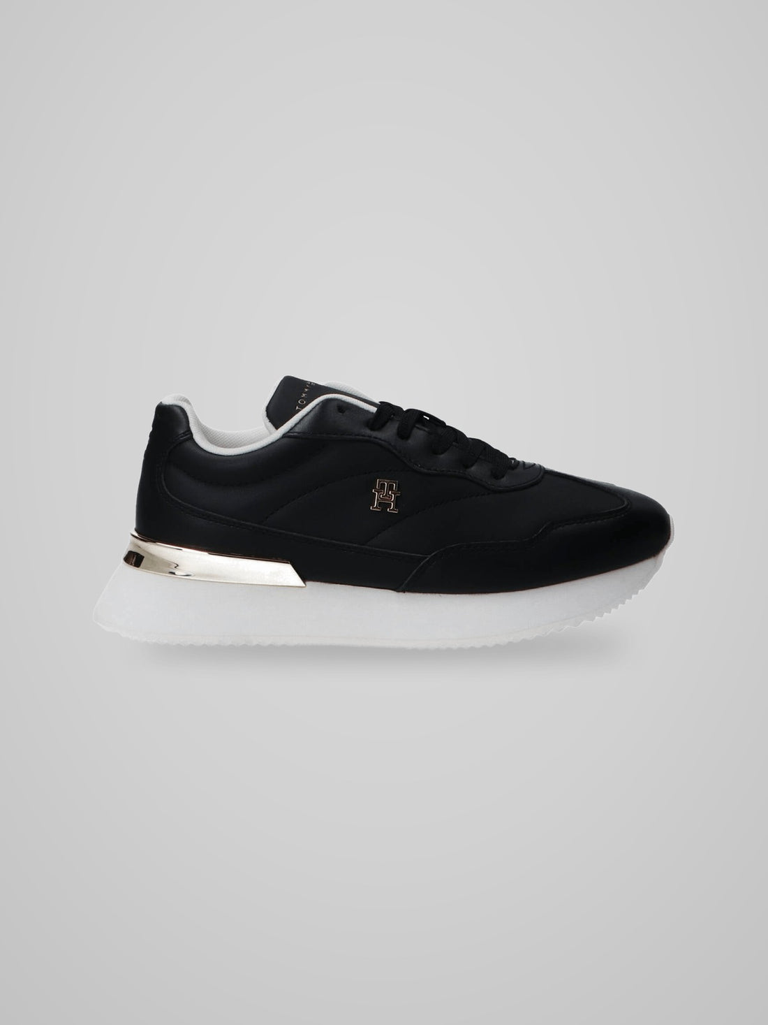 CHIC FASHION RUNNER