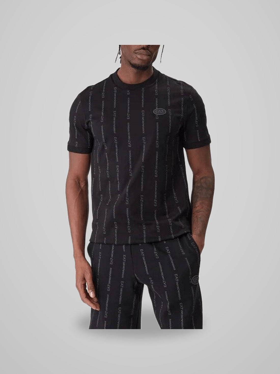 T-shirt Armani 7M001391AF128740 MONOGRAM PRINTED - foto indossata