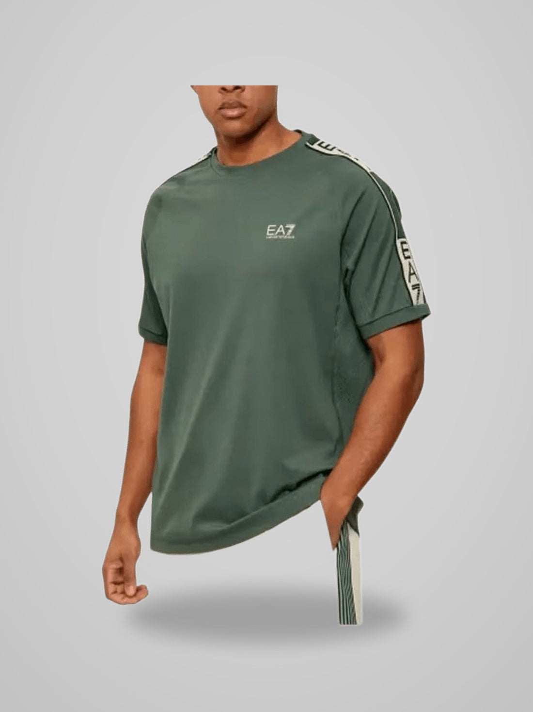 T-shirt Armani 7M001395AF167241 TRAIN GRAPHIC - foto indossata