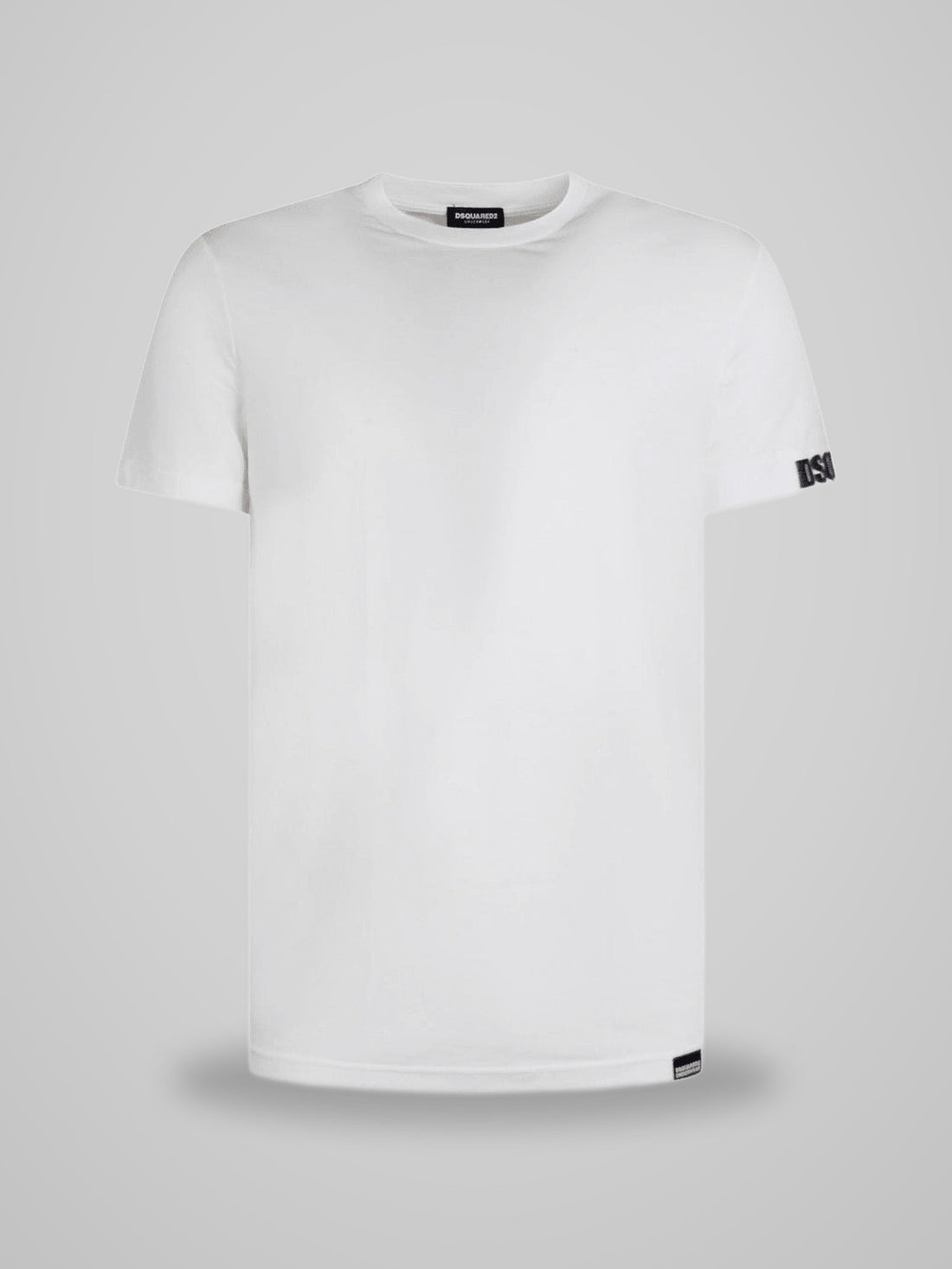 T-shirt D9M3S4530 T-SHIRT BASIC - foto indossata