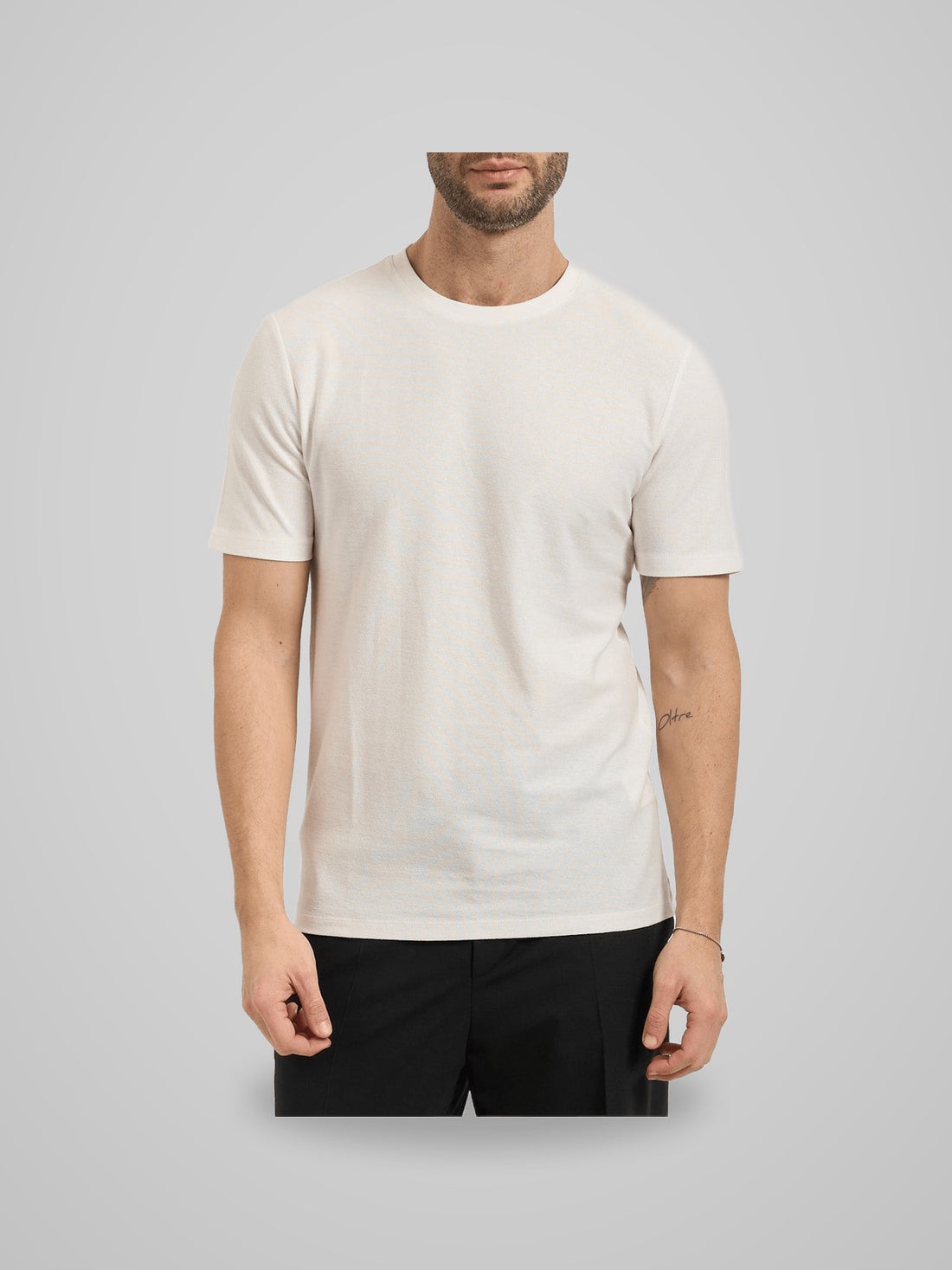 T-shirt Hugo 50555082 DIMERSTESO - foto indossata
