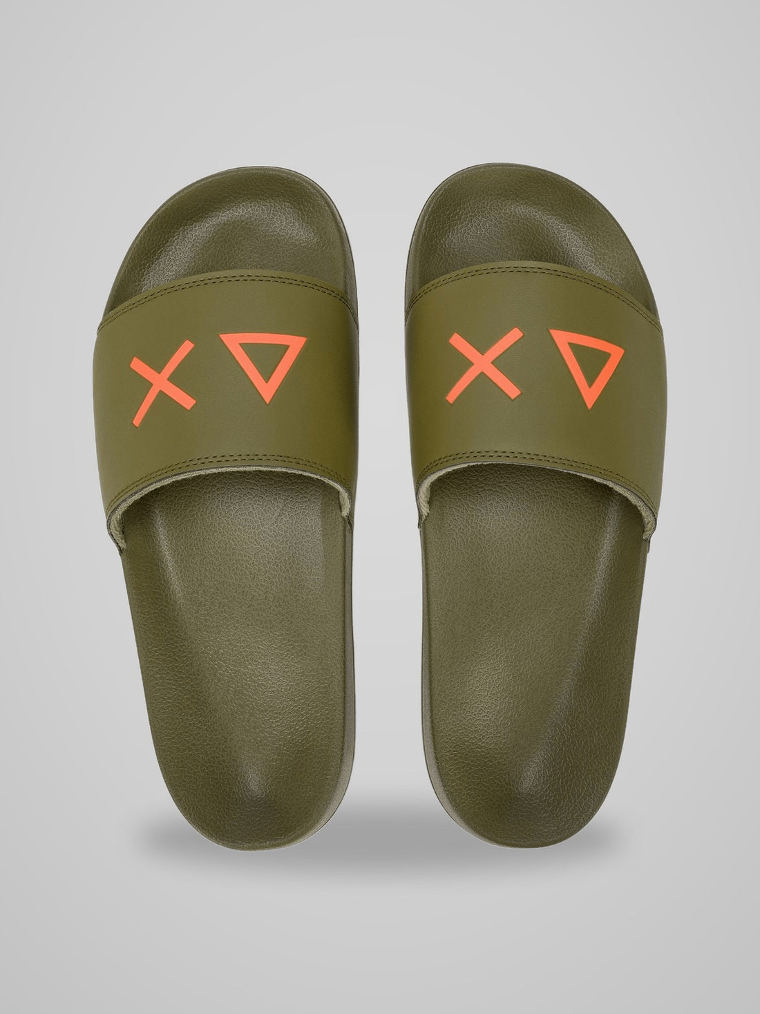 X36110 SLIPPERS LOGO