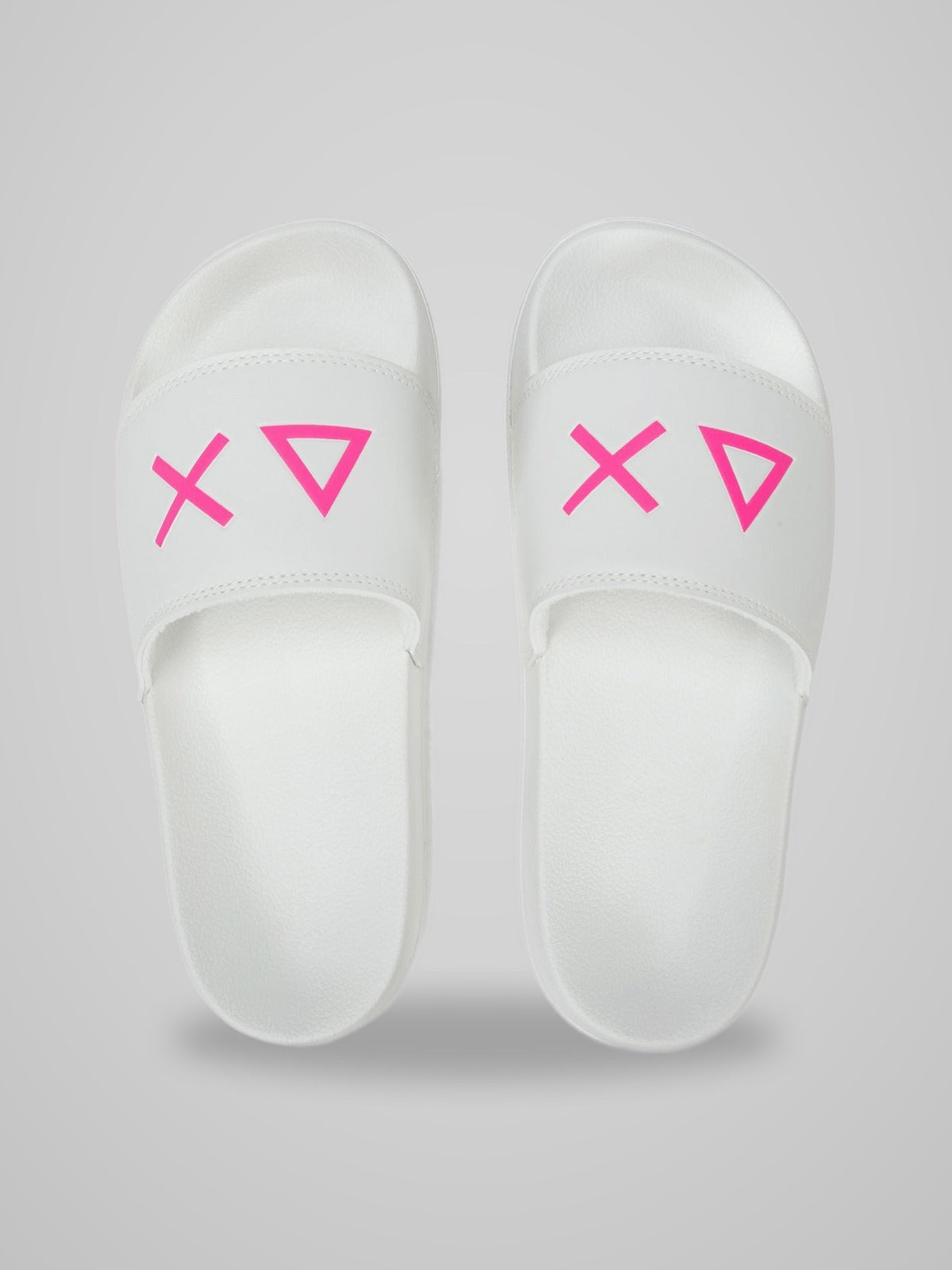 X36210 SLIPPERS LOGO