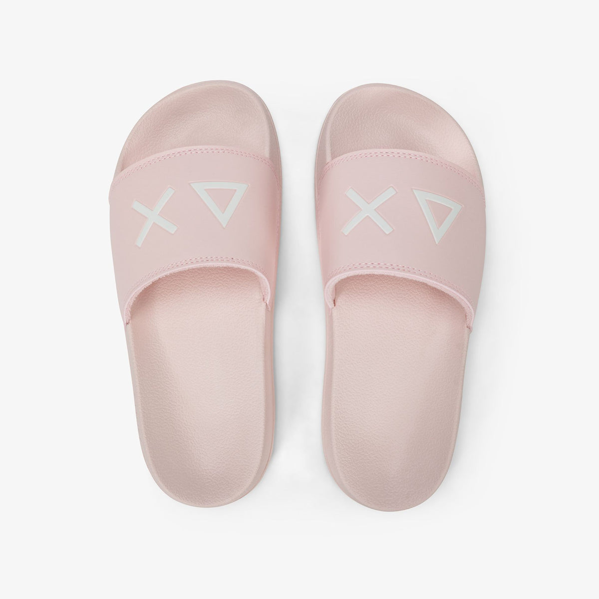 X36210 SLIPPERS LOGO