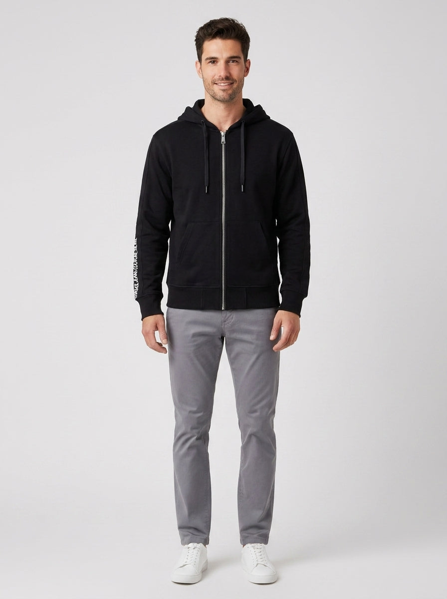 Felpa Versace Uomo Full Zip Nera - foto indossata