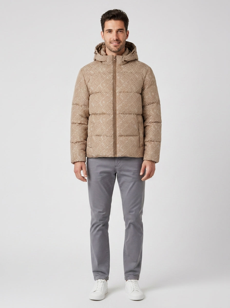 Giubbotto Puffer Guess Logo Beige Uomo - foto indossata