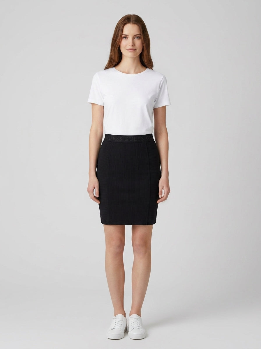 Gonna Bodycon Guess Nera Elastica - foto indossata