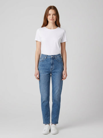 Jeans TAPERED HIGH MOM JEAN - foto indossata