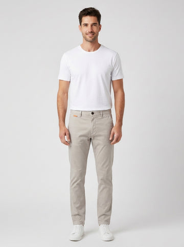 Pantaloni CHINO SLIM - foto indossata