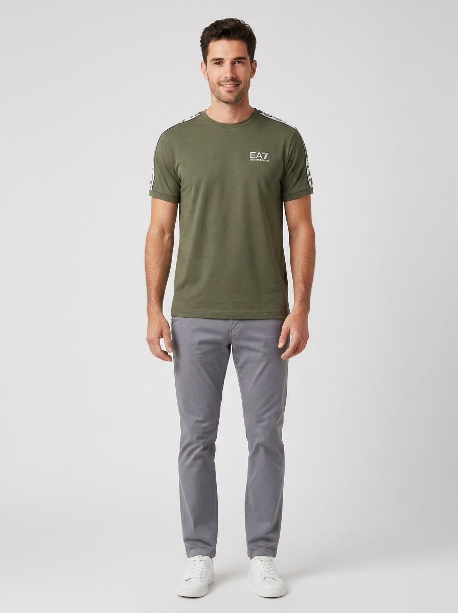 T-shirt Armani 7M001395AF167241 TRAIN GRAPHIC - foto indossata