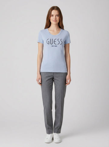 T-shirt CN SS GUESS LOGO TEE - foto indossata