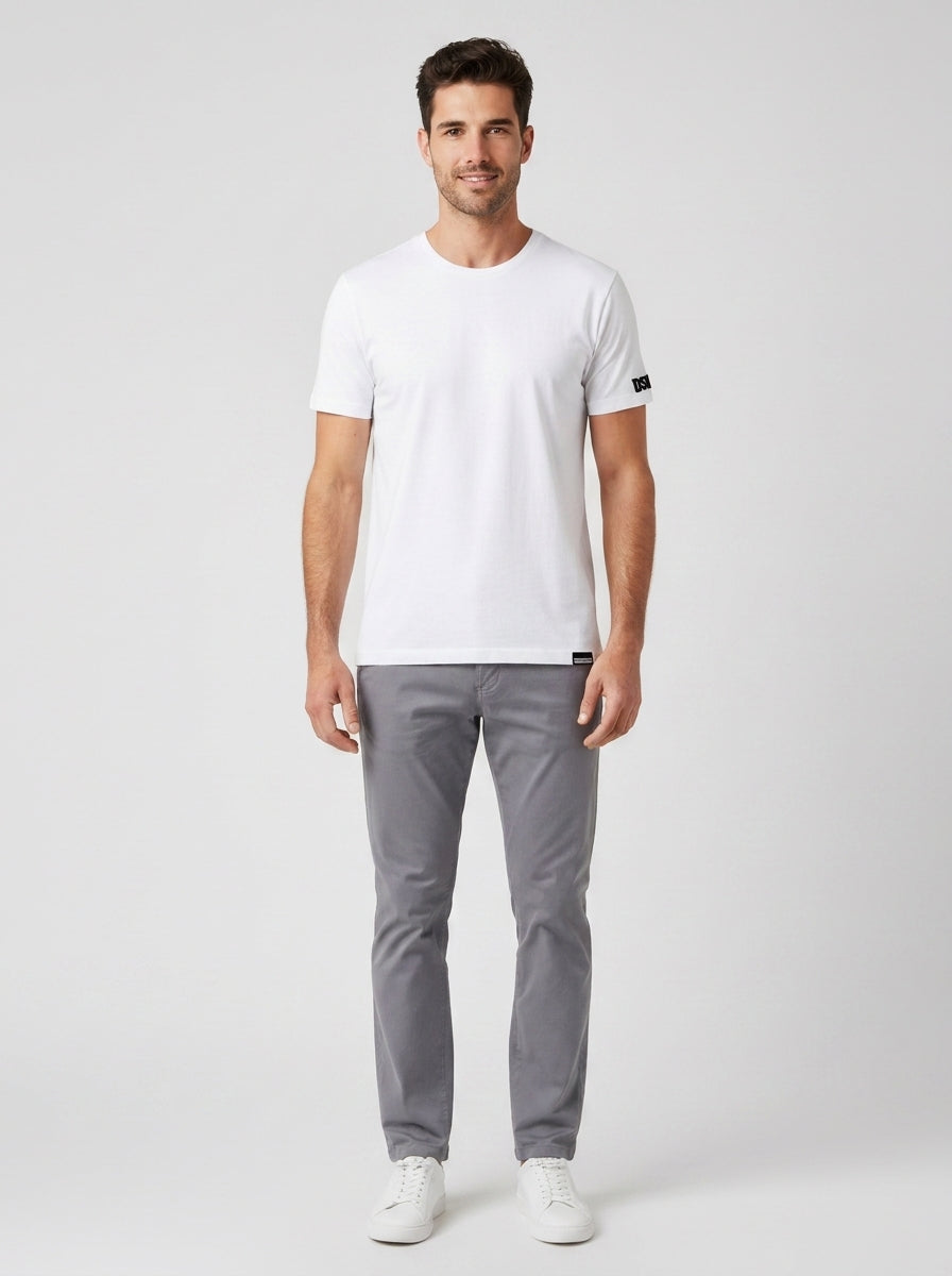 T-shirt D9M3S4530 T-SHIRT BASIC - foto indossata