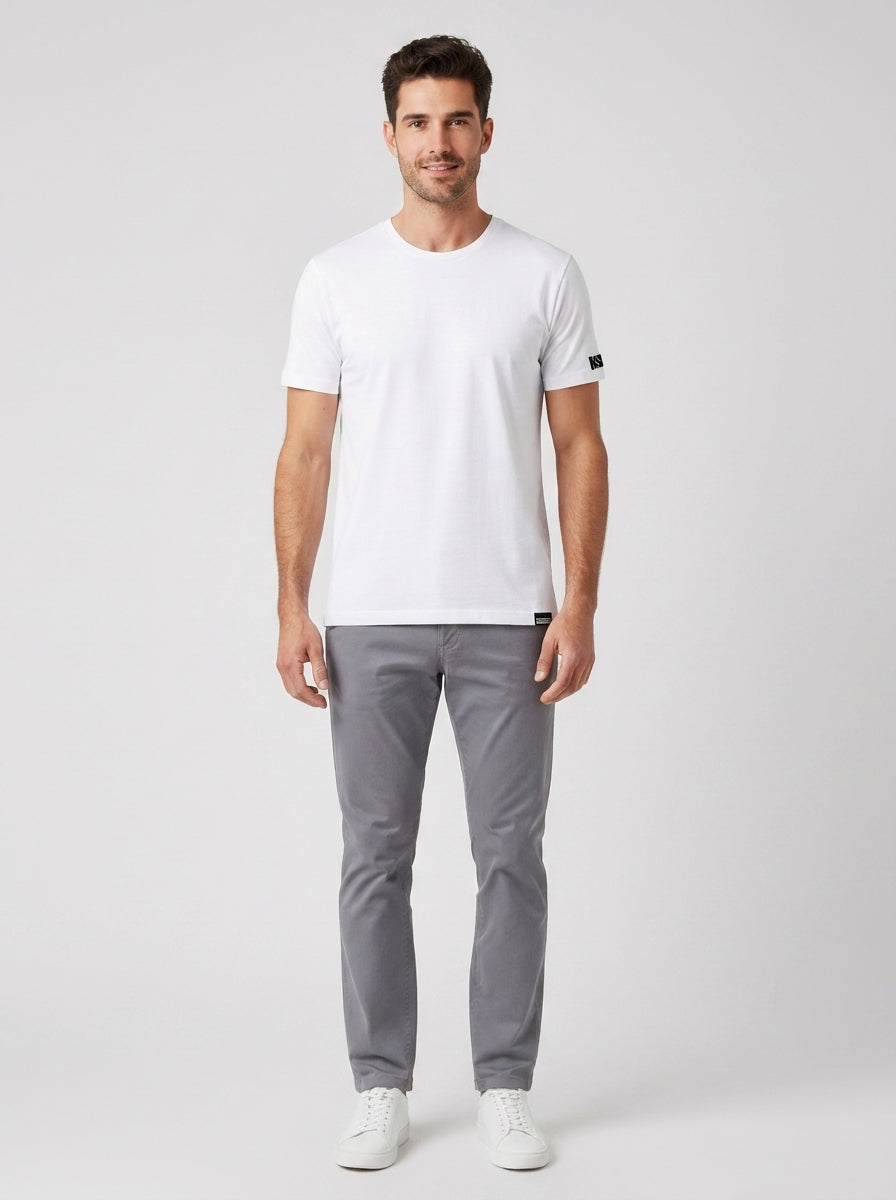 T-shirt D9M3S4530 T-SHIRT BASIC - foto indossata