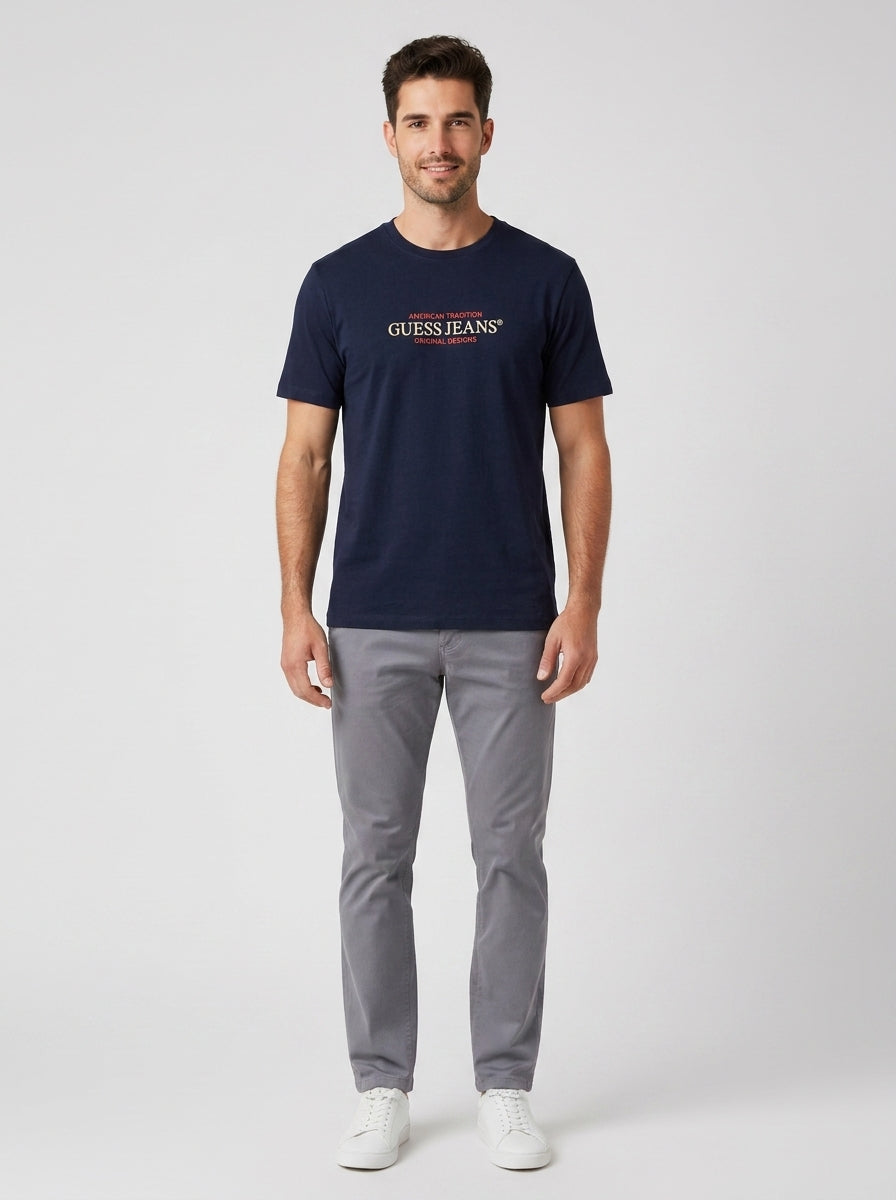 T-shirt Guess AMERICAN TRAD - foto indossata