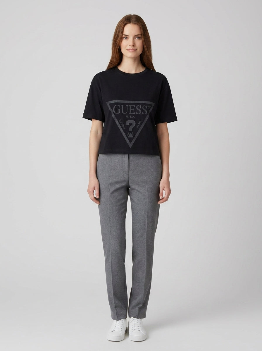 T-shirt Guess V2YI06K8HM0 ADELE CROP - foto indossata