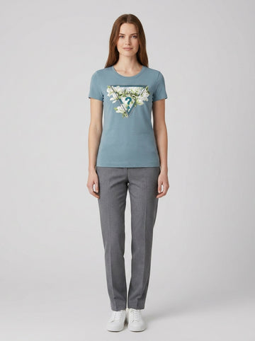 T-shirt Guess W6RI35J1314 SS CN CAMELIA TRIANGLE TEE - foto indossata