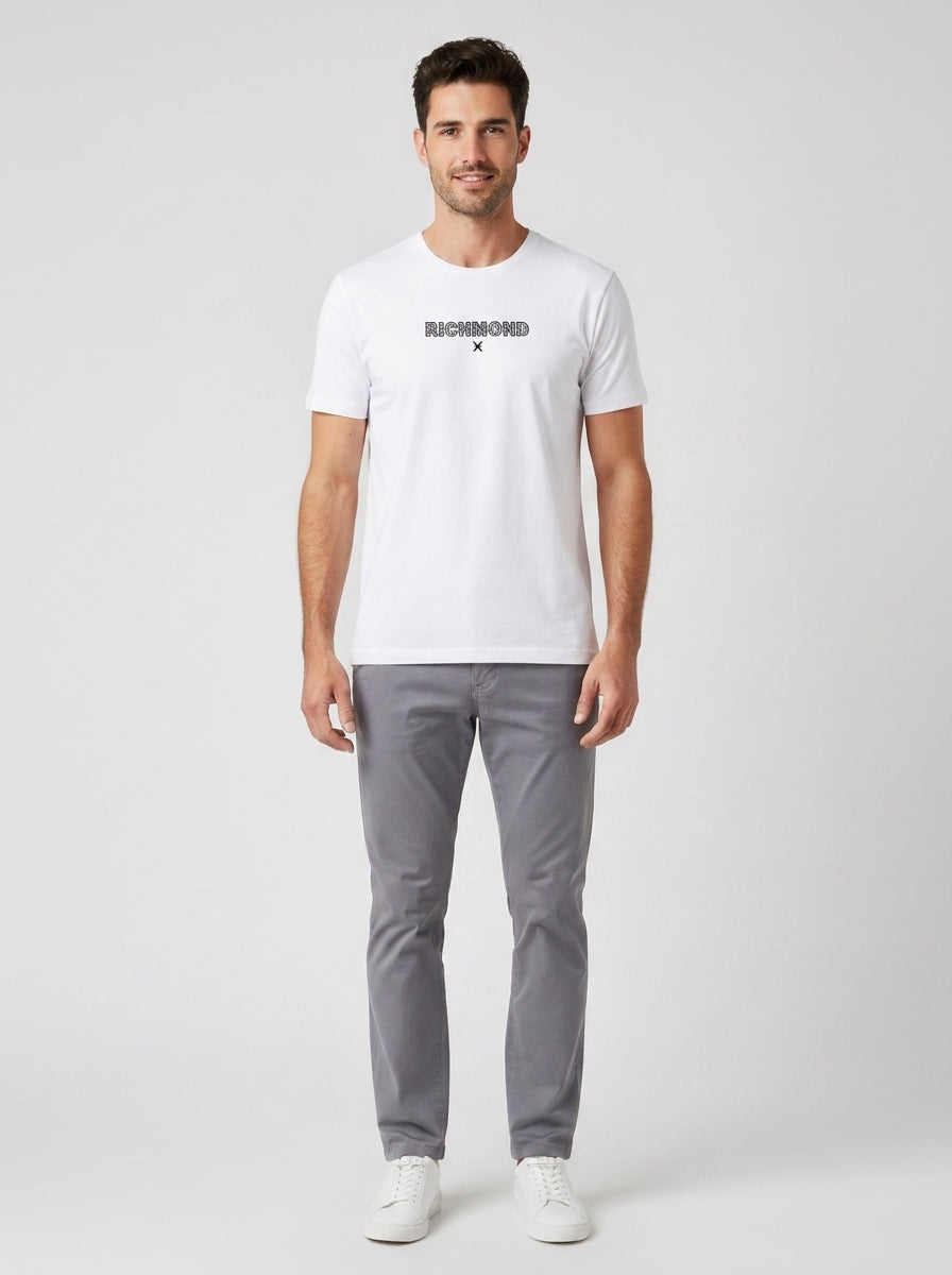 T-shirt T-SHIRT CAUSENI - foto indossata