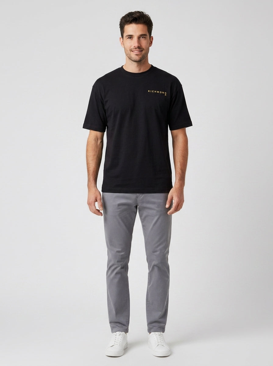 T-shirt T-SHIRT CHIANDO LIGHT - foto indossata