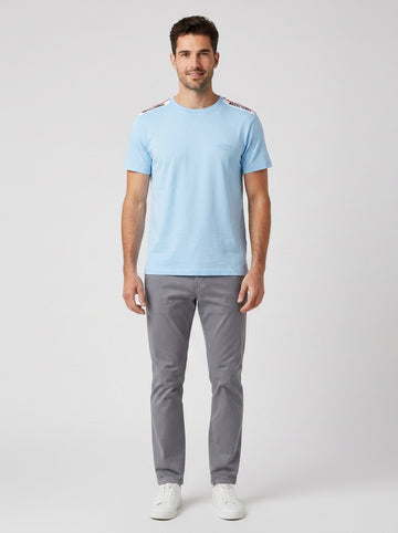 T-shirt V1A0781 4305 T-SHIRT - foto indossata