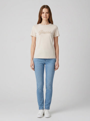 W6GI08K3023 SS CN 3D SCRIPT TEE - foto indossata